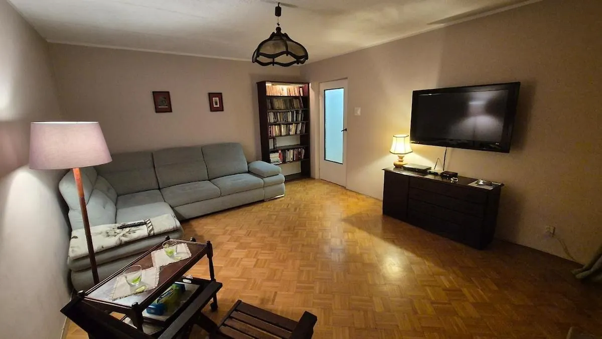 Comfortable Apartment In Good Location Warschau Polen